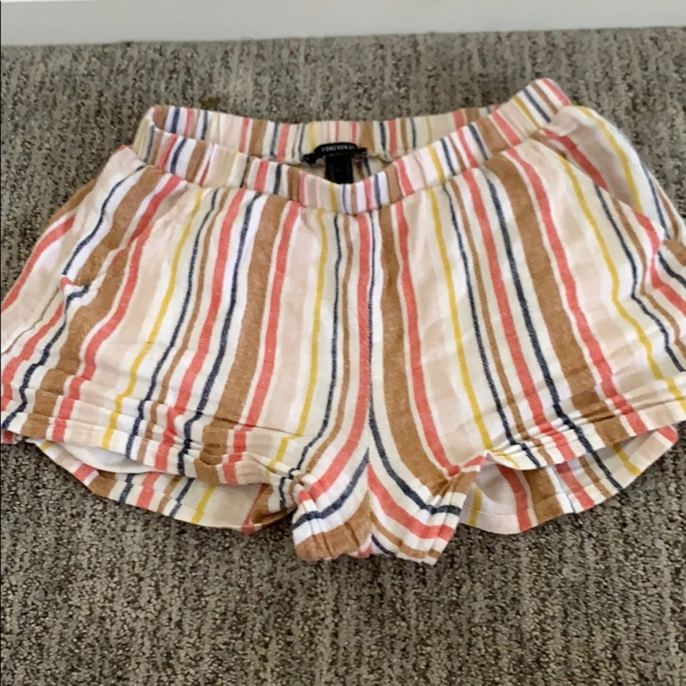 striped loose shorts !